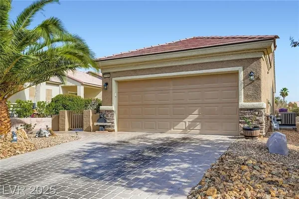 Property Slideshow image 2 of 40 | 7744 widewing dr, North Las Vegas, NV, 89084