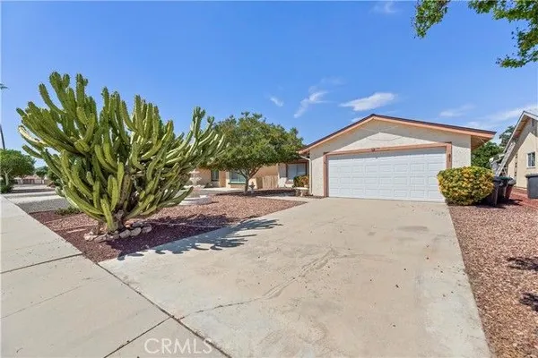Property Slideshow image 2 of 22 | 2300 el grande, Hemet, CA, 92545