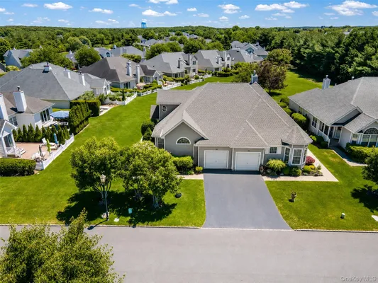Property Slideshow image 3 of 21 | 174 adele ct, Riverhead, NY, 11901