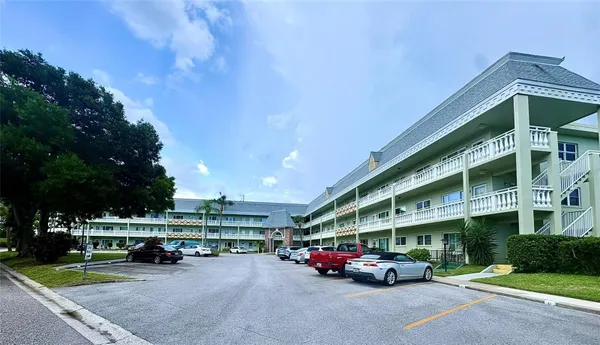 Property Slideshow image 3 of 43 | 2459 columbia dr 69, Clearwater, FL, 33763