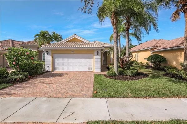 Property Slideshow image 2 of 39 | 28348 nautica ln, Bonita Springs, FL, 34135
