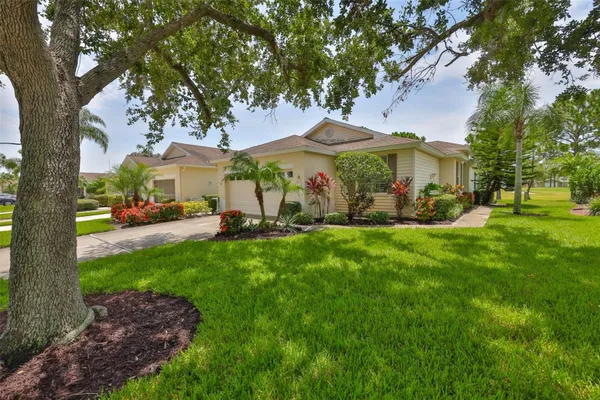Property Slideshow image 3 of 52 | 2201 nantucket dr 46, Sun City Center, FL, 33573