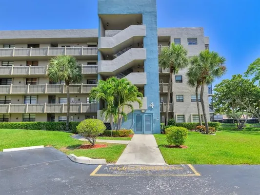 Property Slideshow image 3 of 51 | 1101 colony point cir 422, Pembroke Pines, FL, 33026