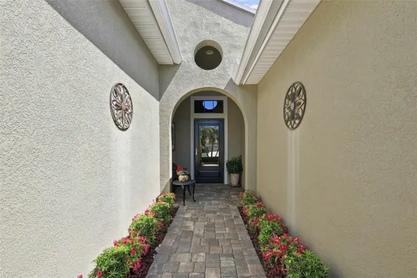 Property Slideshow image 3 of 50 | 441 noble faire dr, Sun City Center, FL, 33573