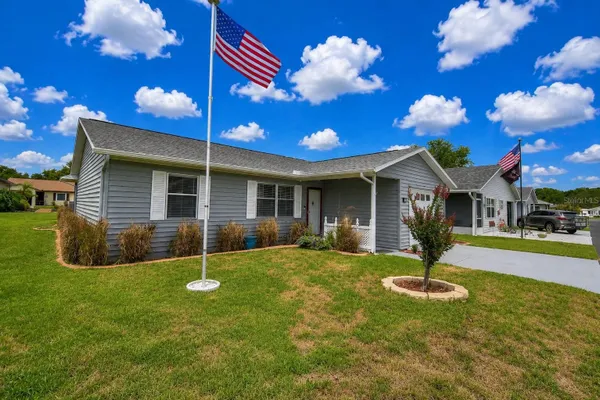 Property Slideshow image 2 of 49 | 4853 colonnades cir, Lakeland, FL, 33811