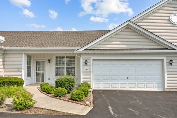 Property Slideshow image 2 of 26 | 13504 bonaire rd, Huntley, IL, 60142