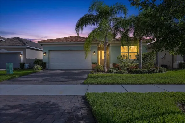 Property Slideshow image 3 of 48 | 5124 highland pointe ct, Wimauma, FL, 33598
