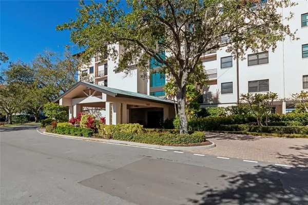 Property Slideshow image 2 of 68 | 5408 eagles point cir apt 302, Sarasota, FL, 34231