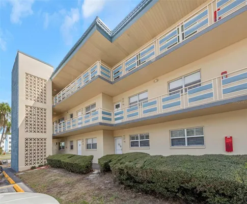 Property Slideshow image 2 of 39 | 5750 80th st b-206, St Petersburg, FL, 33709