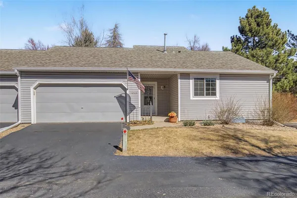 Property Slideshow image 2 of 44 | 14305 e marina dr b, Aurora, CO, 80014