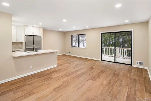 Property Slideshow image 2 of 25 | 98 molly pitcher ln i, Yorktown Heights, NY, 10598