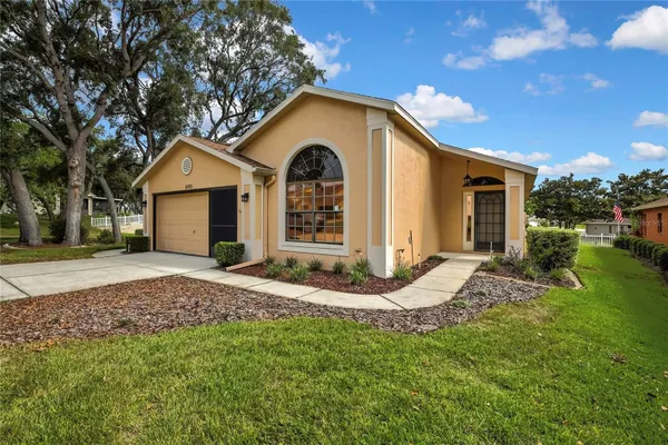Property Slideshow image 2 of 65 | 11103 cherrywood ct, Spring Hill, FL, 34609