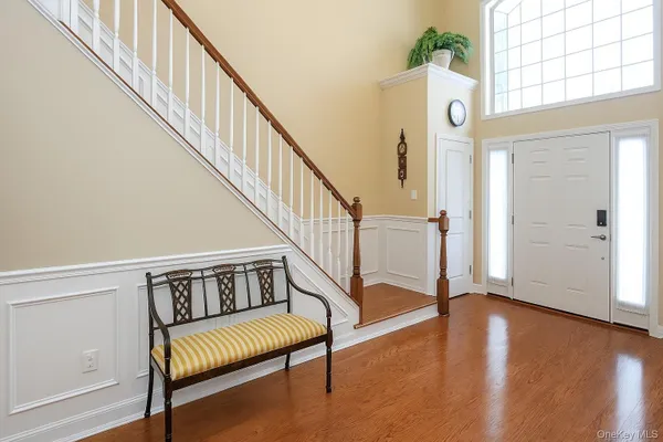 Property Slideshow image 2 of 32 | 106 victoria pl, Huntington, NY, 11747