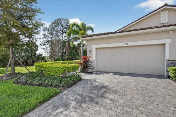 Property Slideshow image 2 of 50 | 11721 renaissance blvd, Venice, FL, 34293