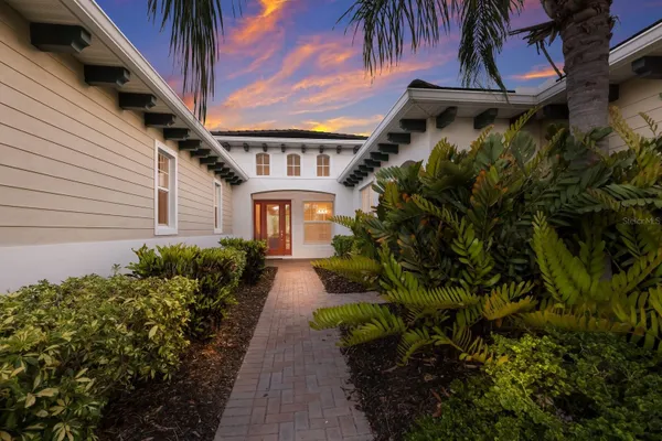 Property Slideshow image 3 of 94 | 5209 lake overlook ave, Bradenton, FL, 34208