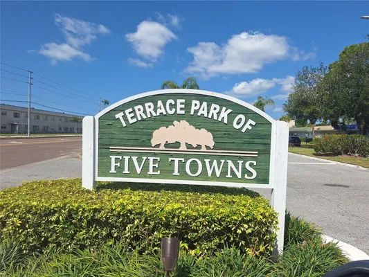 Property Slideshow image 3 of 23 | 5970 80th st n unit 312, St Petersburg, FL, 33709