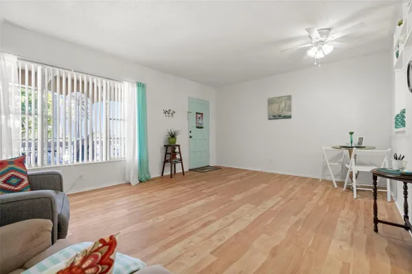Property Slideshow image 3 of 41 | 2331 finlandia ln apt 53, Clearwater, FL, 33763