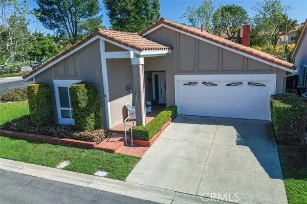 Property Slideshow image 2 of 40 | 27671 via granados, Mission Viejo, CA, 92692
