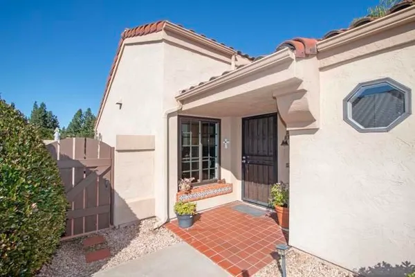Property Slideshow image 3 of 43 | 17620 caminito chiclayo, San Diego, CA, 92128