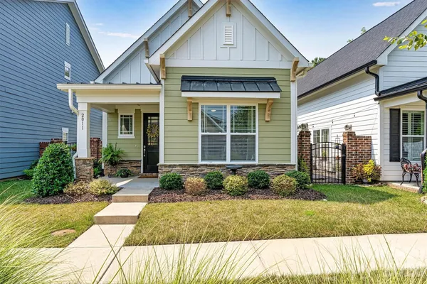 Property Slideshow image 2 of 32 | 2011 claybrook ln, Denver, NC, 28037