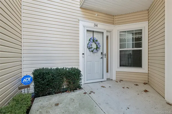 Property Slideshow image 2 of 42 | 34 greentree ct, Brookhaven, NY, 11967