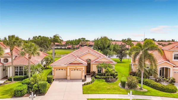 Property Slideshow image 3 of 32 | 6388 rookery cir, Bradenton, FL, 34203