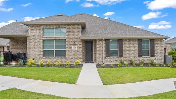 Property Slideshow image 2 of 14 | 2628 zinfandel rd, Grand Prairie, TX, 75054