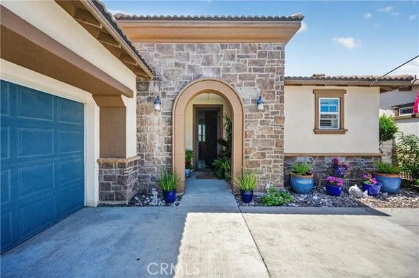 Property Slideshow image 2 of 42 | 4564 s afton privado, Ontario, CA, 91761