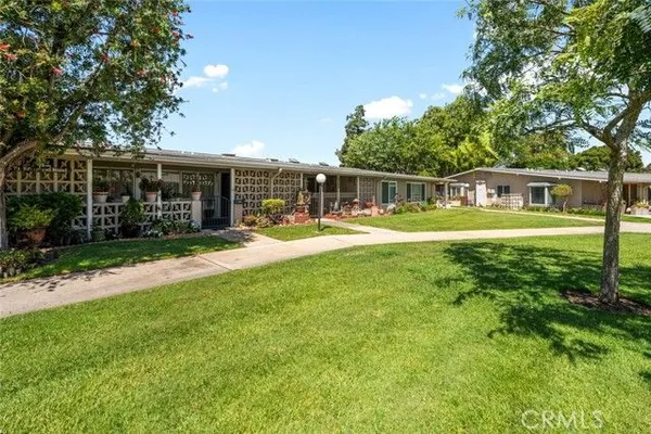 Property Slideshow image 2 of 24 | 1271 kenwood ln 163h, Seal Beach, CA, 90740