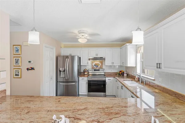 Property Slideshow image 3 of 35 | 867 oviedo rd, Lady Lake, FL, 32159
