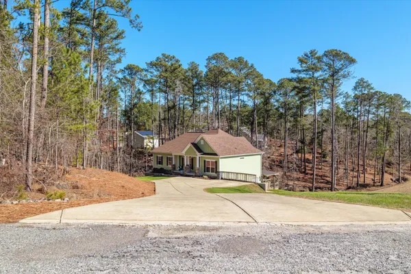 Property Slideshow image 3 of 74 | 137 memorial dr, Mc Cormick, SC, 29835