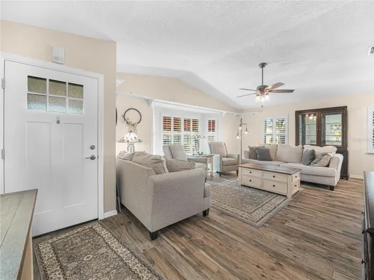 Property Slideshow image 3 of 27 | 6093 seagull ln, Lakeland, FL, 33809