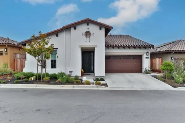 Property Slideshow image 2 of 52 | 2102 white oak dr, Hollister, CA, 95023