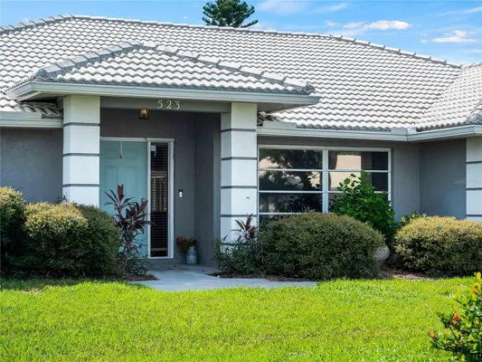 Property Slideshow image 2 of 61 | 523 warwick dr, Venice, FL, 34293