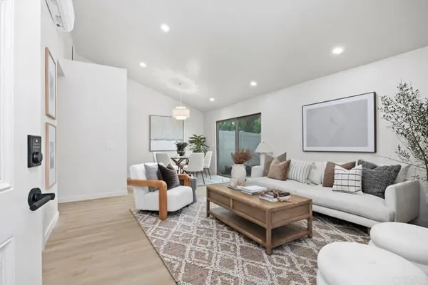 Property Slideshow image 2 of 28 | 1996 ursina pl, Encinitas, CA, 92024