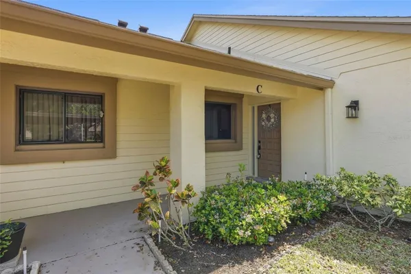 Property Slideshow image 2 of 39 | 2549 oakleaf ln 36c, Clearwater, FL, 33763