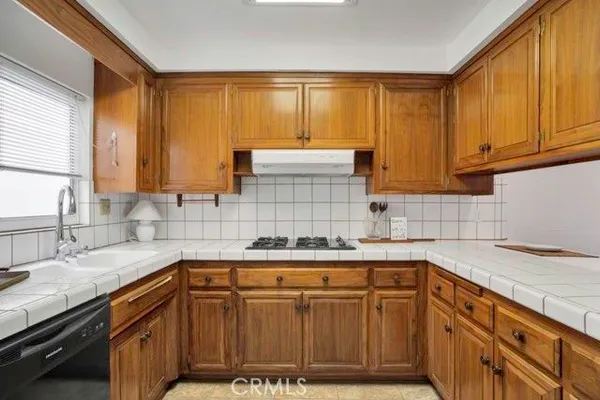 Property Slideshow image 3 of 27 | 26822 avenue of the oaks, Newhall, CA, 91321