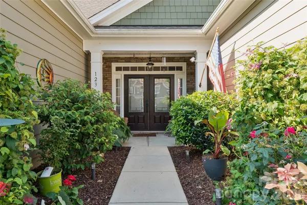 Property Slideshow image 3 of 48 | 123 tomahawk dr, Mooresville, NC, 28117