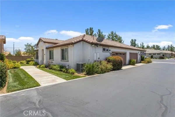 Property Slideshow image 3 of 41 | 1680 beaver crk b, Beaumont, CA, 92223