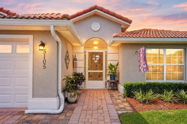 Property Slideshow image 3 of 56 | 5105 harbour dr, Oxford, FL, 34484