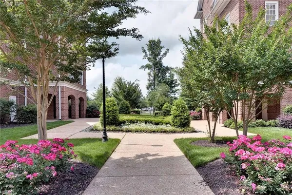 Property Slideshow image 3 of 33 | 1204 eaglescliffe, Williamsburg, VA, 23188
