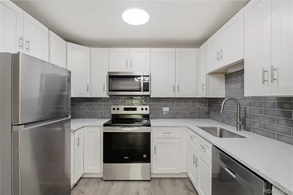 Property Slideshow image 2 of 43 | 795 s alton way 2a, Denver, CO, 80247