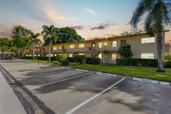 Property Slideshow image 2 of 29 | 331 nw 76th ave apt 104, Margate, FL, 33063