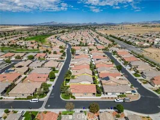 Property Slideshow image 3 of 37 | 10041 wilmington ln, Apple Valley, CA, 92308