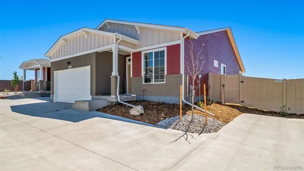 Property Slideshow image 3 of 38 | 5036 n tempe st, Aurora, CO, 80019