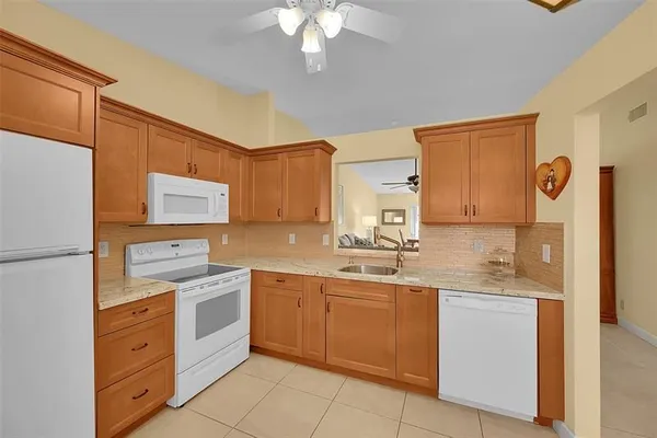 Property Slideshow image 3 of 26 | 8252 springlake dr # 8252, Boca Raton, FL, 33496