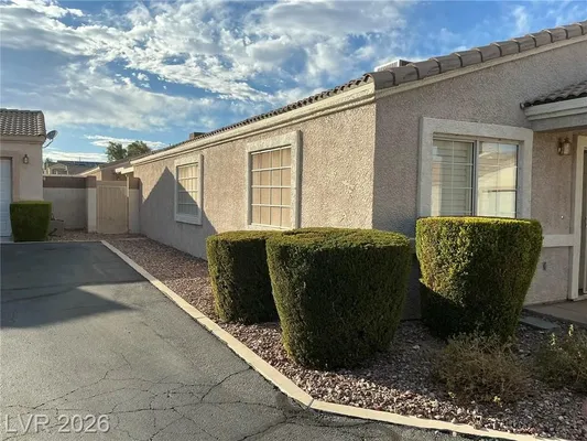 Property Slideshow image 2 of 15 | 5115 midnight oil dr, Las Vegas, NV, 89122