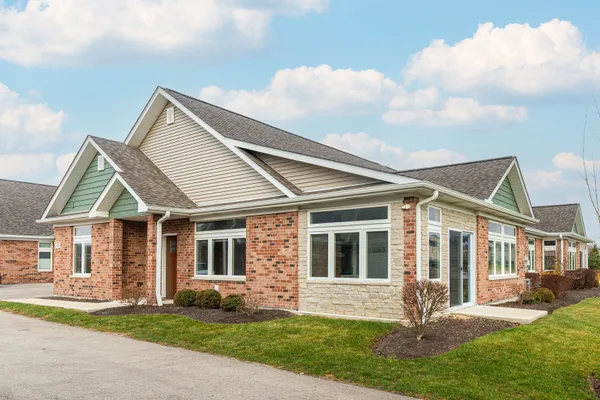 Property Slideshow image 2 of 57 | 45 briden ln 45, Sycamore, IL, 60178