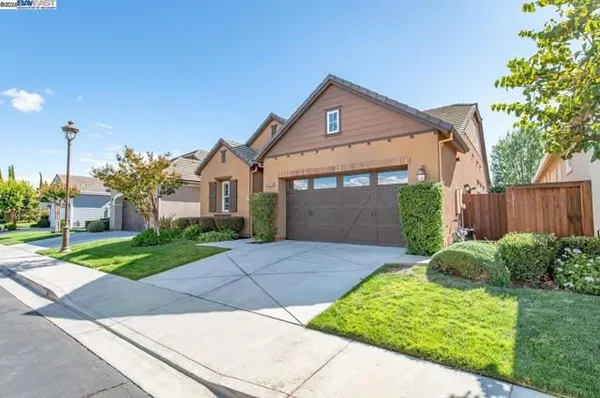 Property Slideshow image 3 of 60 | 1033 malbec ln, Brentwood, CA, 94513