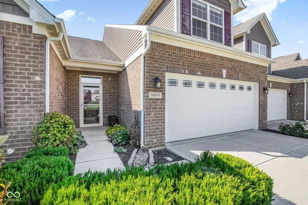Property Slideshow image 3 of 76 | 8643 twain ln, Indianapolis, IN, 46239
